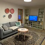 Appartement Cozy And Spacious In *
