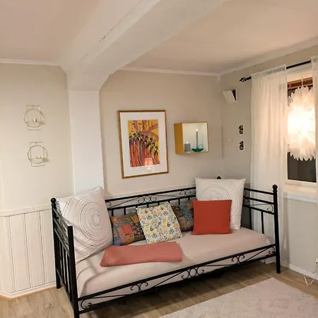 Cozy And Spacious In Leilighet