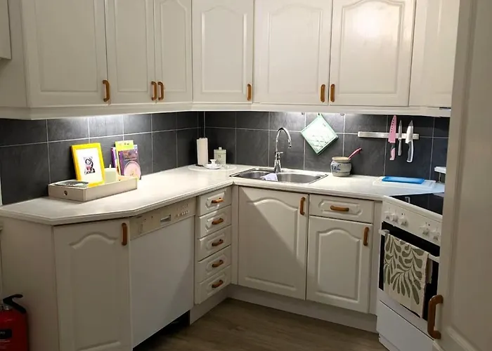 Cozy And Spacious In Leilighet Svolvær