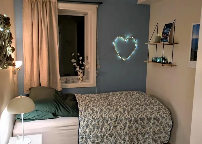 Cozy And Spacious In Lägenhet Svolvær