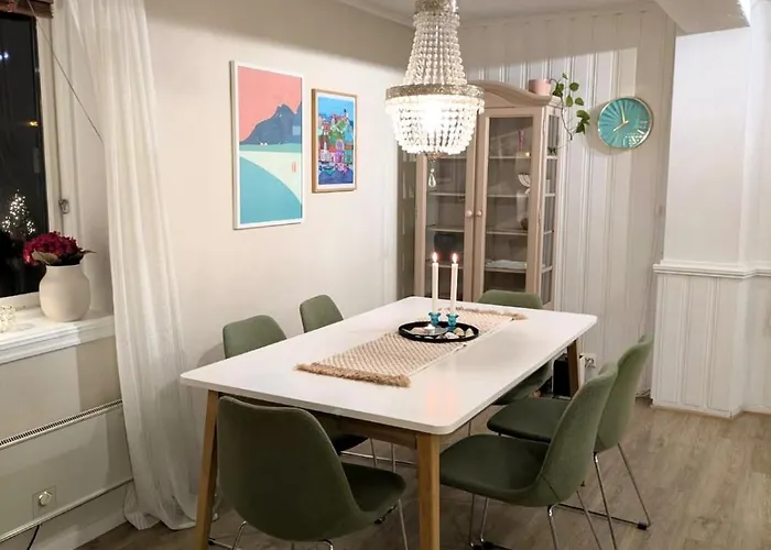 Cozy And Spacious In Leilighet